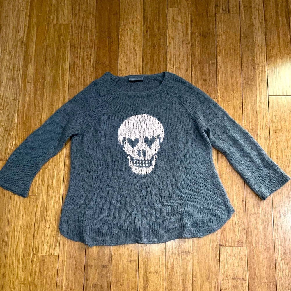 Wooden ships pink skull sweater, size S/M